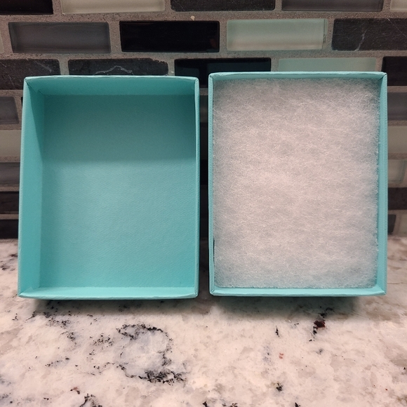 Tiffany & Co. Gift Box - Picture 4 of 5